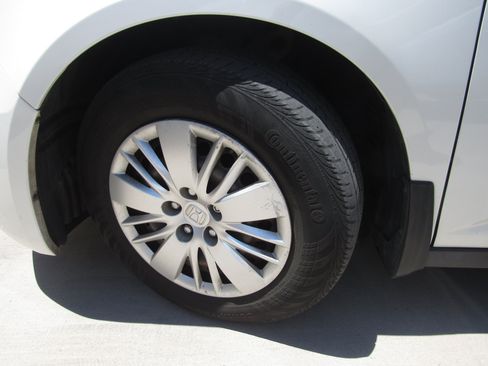 Used 2016 Honda Odyssey LX image 5