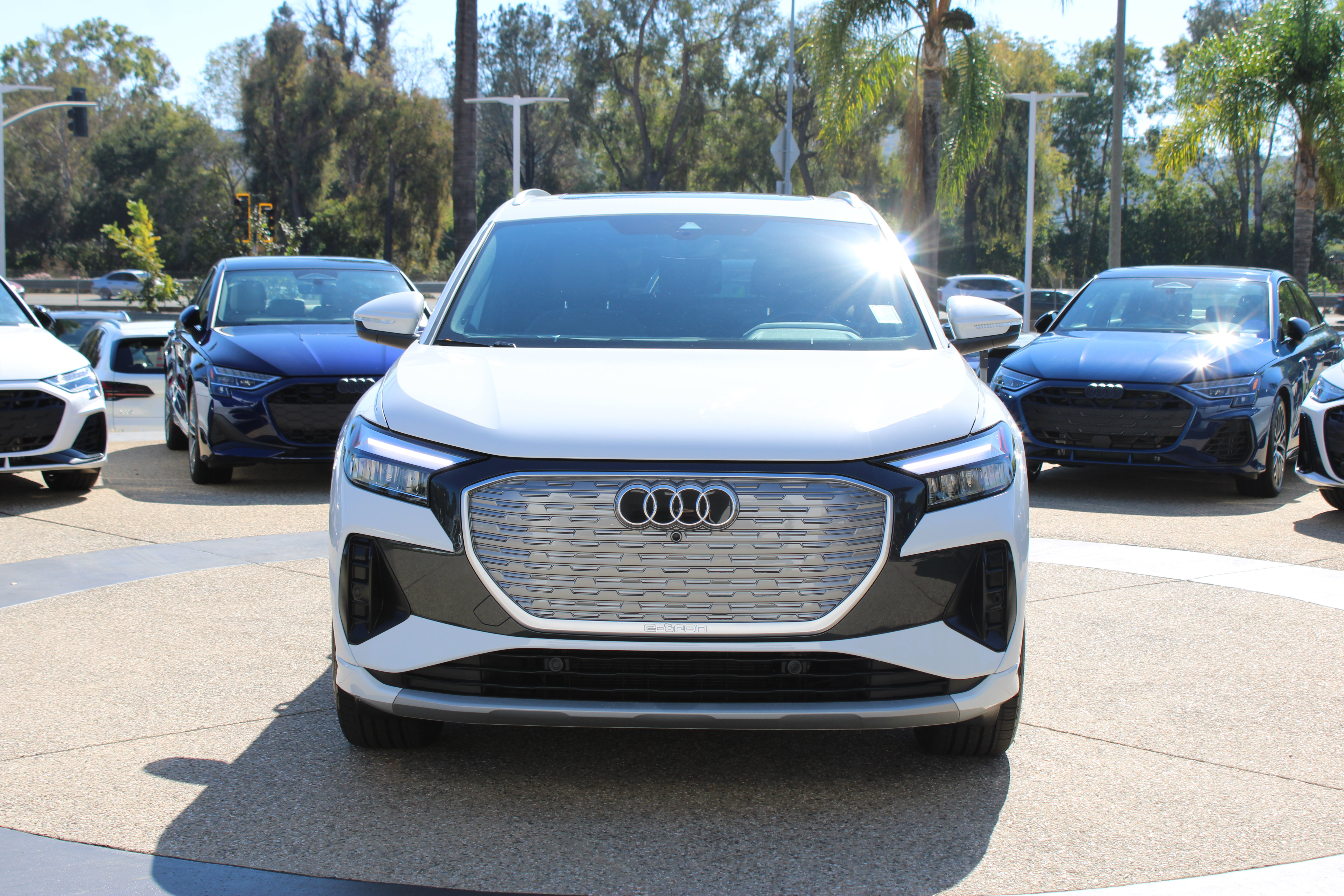 Used 2023 Audi Q4 e-tron Premium Plus RWD image 8