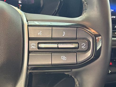 Used 2023 Chevrolet Colorado LT w/ LT Convenience Package II AWD/4WD image 40