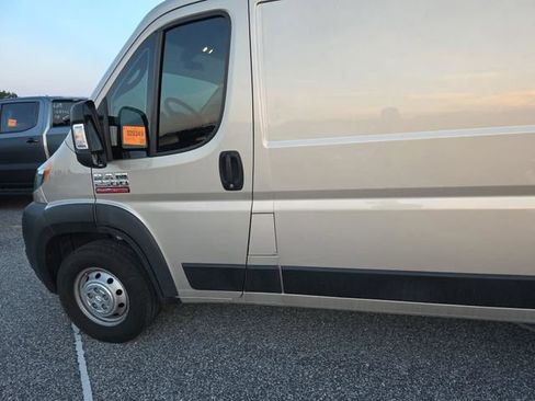Used 2021 RAM ProMaster 2500 w/ Premium Appearance Group FWD image 5