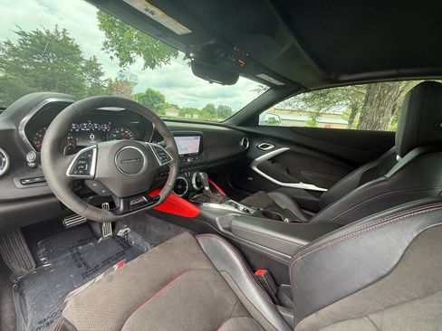 Used 2020 Chevrolet Camaro ZL1 RWD image 17