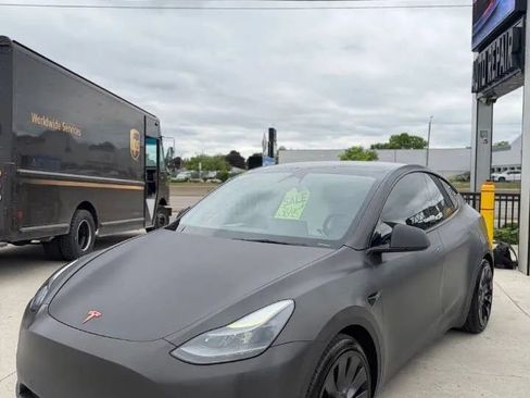 Used 2022 Tesla Model Y Performance AWD/4WD image 3