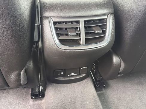 Used 2024 Chevrolet Malibu LT FWD image 17