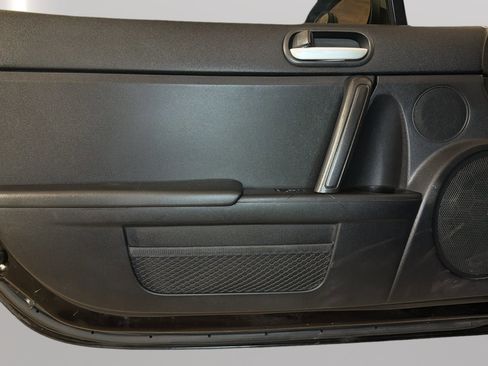 Used 2010 MAZDA MX-5 Miata Sport RWD image 22