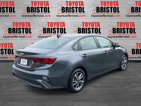 Used 2024 Kia Forte LXS w/ LXS Technology Package image 3