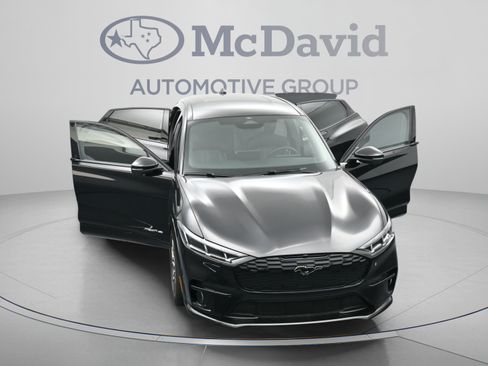 Used 2025 Ford Mustang Mach-E GT AWD/4WD image 43
