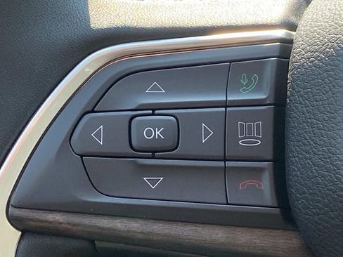 Used 2023 Jeep Grand Cherokee L Limited image 19