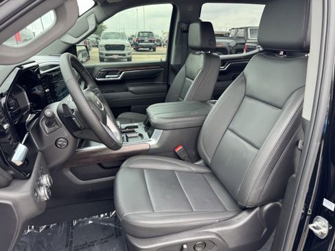 Used 2025 GMC Sierra 1500 SLT AWD/4WD image 27