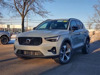 New 2026 Volvo XC40 B5 Plus w/ Protection Package Premier