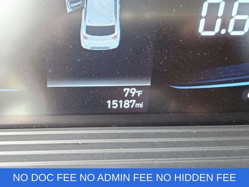 Used 2025 Hyundai Venue SEL FWD image 18