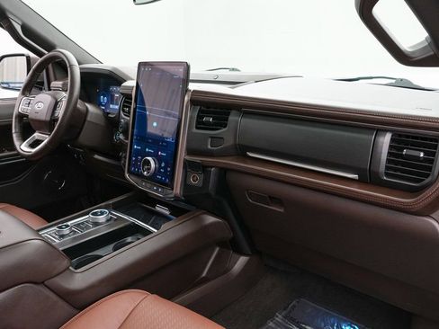Certified 2024 Ford Expedition King Ranch image 30