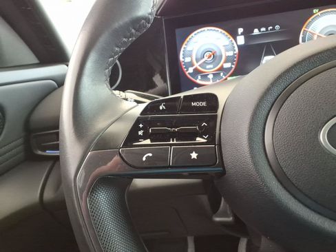 Certified 2025 Hyundai Elantra SEL FWD image 29