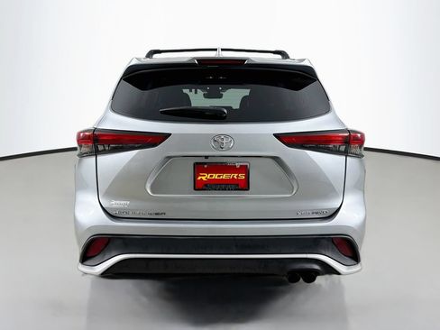 Used 2022 Toyota Highlander XSE AWD/4WD image 7
