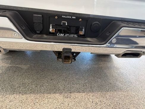 Used 2022 Chevrolet Silverado 1500 LTZ w/ Technology Package AWD/4WD image 9