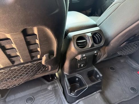 Certified 2020 Jeep Wrangler Unlimited Rubicon AWD/4WD image 32