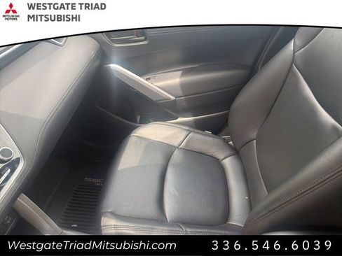 Used 2024 Toyota Corolla Cross LE w/ Moonroof Package image 12