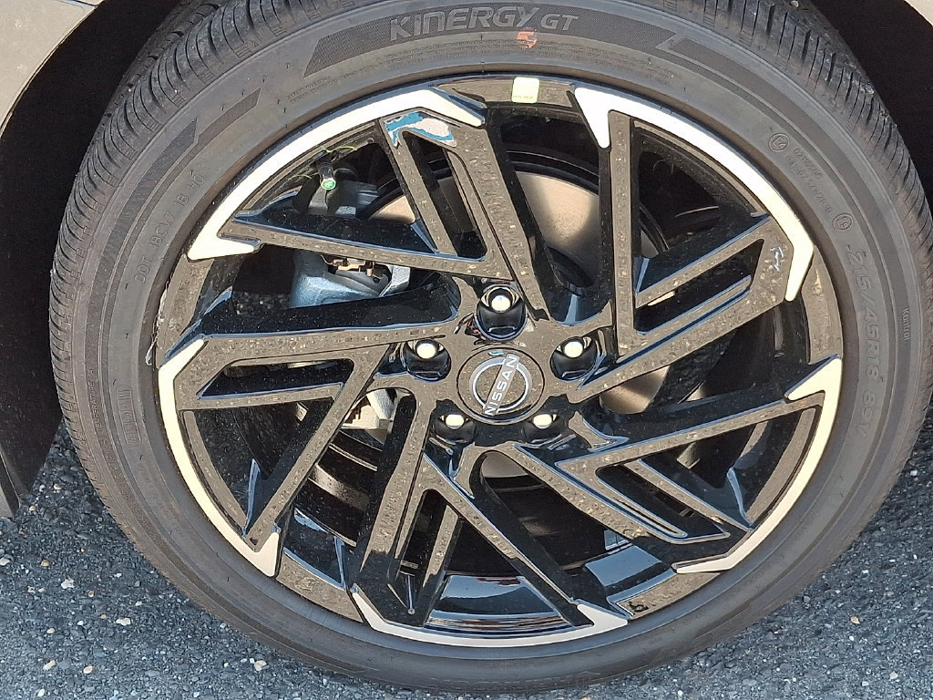 New 2026 Nissan Sentra SR w/ SR Premium Package FWD image 8
