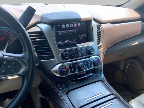 Used 2016 Chevrolet Suburban LTZ RWD image 7