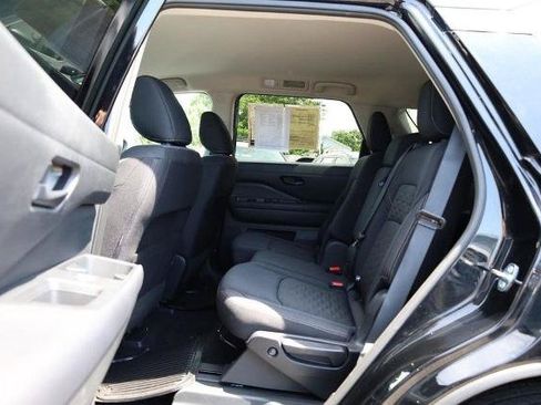 Used 2025 Nissan Pathfinder SV AWD/4WD image 22