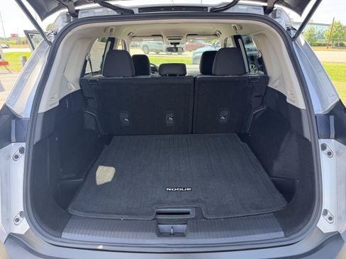 Used 2023 Nissan Rogue SV FWD image 25