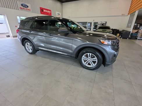 Used 2020 Ford Explorer XLT w/ Equipment Group 202A AWD/4WD image 6