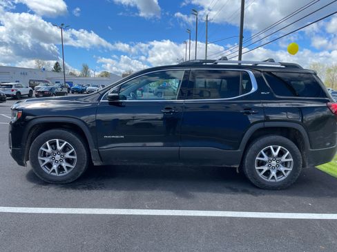 Used 2021 GMC Acadia SLT w/ Technology Package AWD/4WD image 2