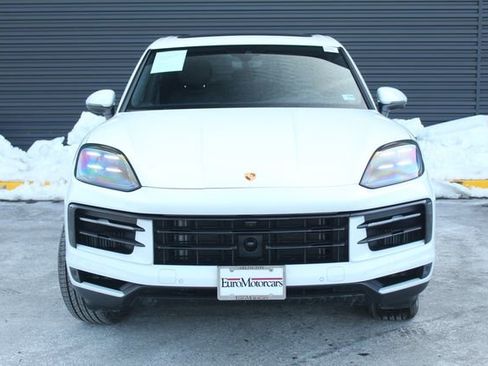 Certified 2025 Porsche Cayenne image 11
