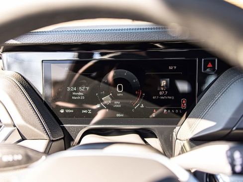 Used 2026 GMC Yukon Denali w/ Sun & Power Step Package image 25