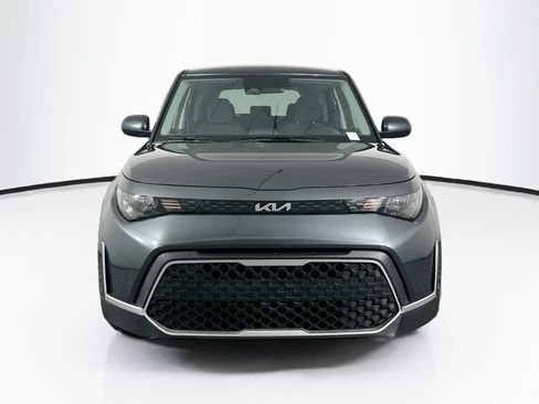 Used 2025 Kia Soul LX w/ LX Technology Package FWD image 2