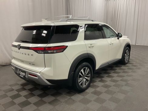 Used 2023 Nissan Pathfinder SL image 3