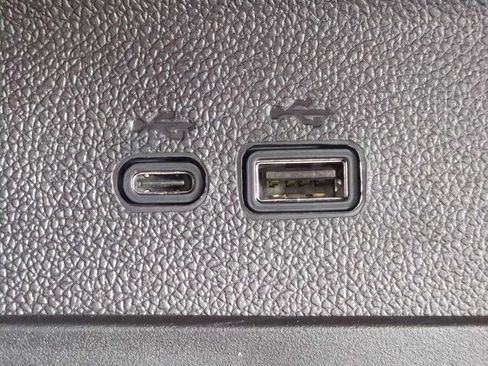 New 2026 Chevrolet Traverse Z71 w/ Enhanced Driving Package AWD/4WD image 21