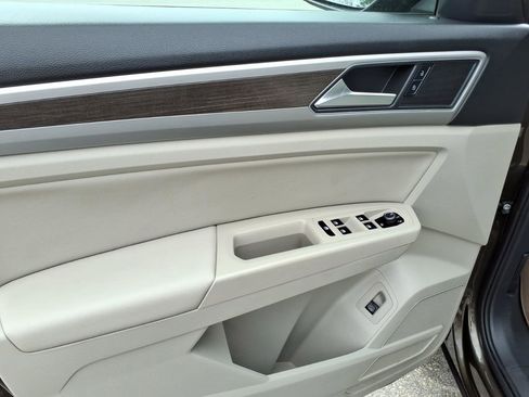 Used 2019 Volkswagen Atlas SE w/ Towing Package AWD/4WD image 11
