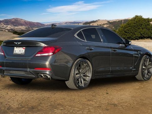 Used 2019 Genesis G70 2.0T Advanced w/ Sport Package image 4
