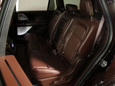 Used 2023 Lincoln Aviator Black Label w/ Class IV Trailer Tow Package image 13