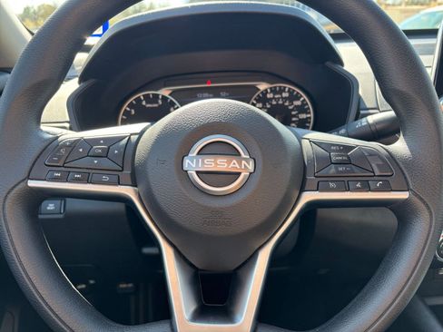 Used 2025 Nissan Altima 2.5 SV image 28