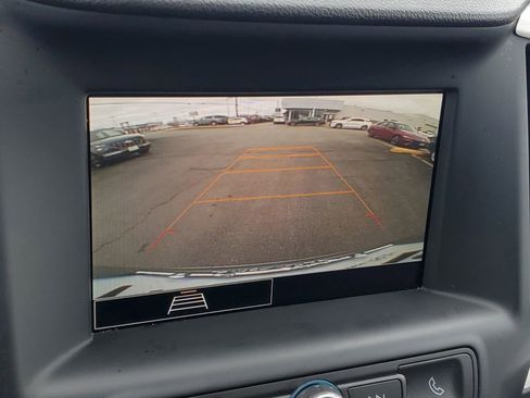 Used 2024 GMC Terrain SLE image 22