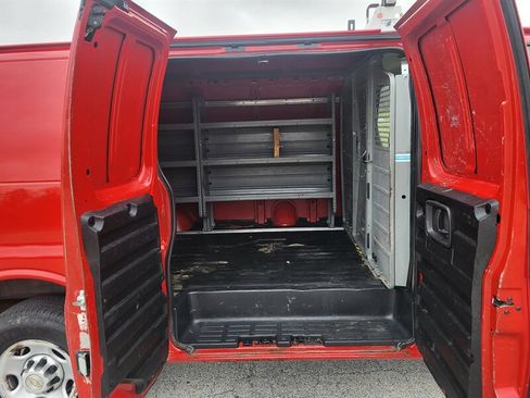 Used 2012 Chevrolet Express 3500 image 12