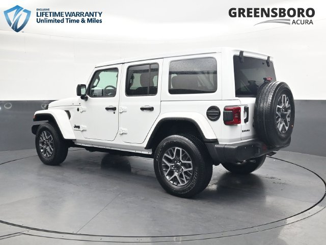 Used 2025 Jeep Wrangler Unlimited Sahara AWD/4WD image 9