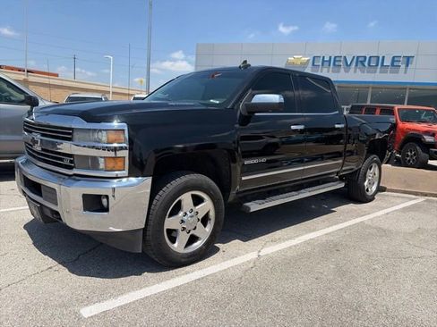 Used 2015 Chevrolet Silverado 2500 LTZ w/ Duramax Plus Package AWD/4WD image 2