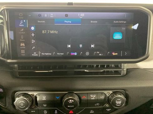 Used 2025 Jeep Wrangler Unlimited Sport AWD/4WD image 3