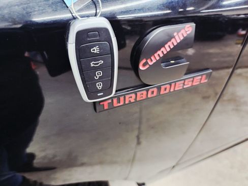 Used 2019 RAM 3500 Tradesman w/ Chrome Appearance Group image 43