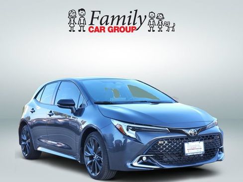 Used 2025 Toyota Corolla XSE FWD image 2