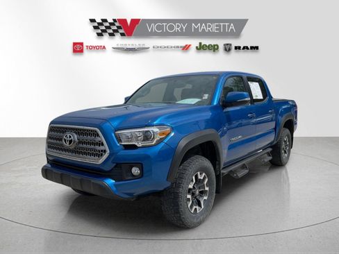 Used 2017 Toyota Tacoma TRD Off-Road w/ Tow Package AWD/4WD image 1