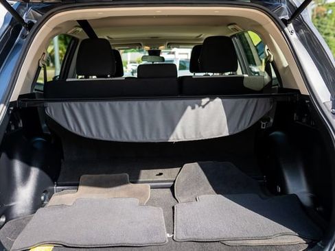 Used 2018 Toyota RAV4 XLE AWD/4WD image 25
