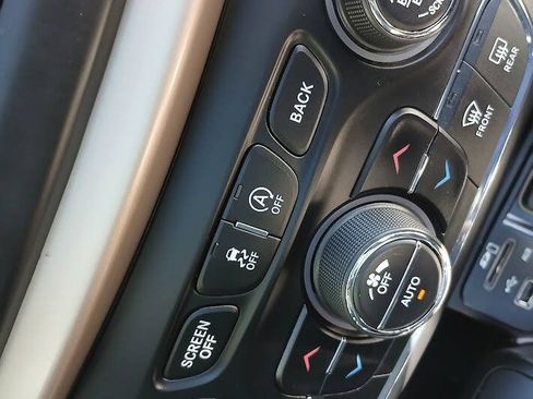 Used 2016 Jeep Cherokee Limited w/ Technology Group AWD/4WD image 13