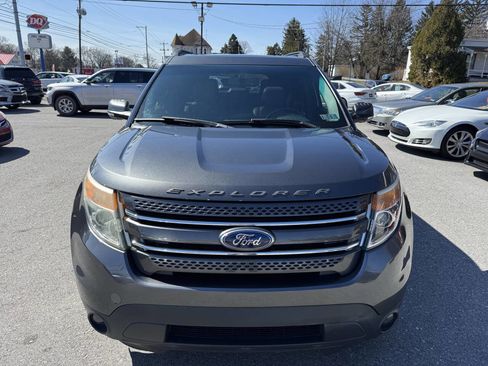 Used 2015 Ford Explorer XLT w/ Equipment Group 202B image 2