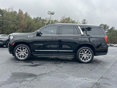 Used 2022 GMC Yukon SLT w/ SLT Premium Package image 3
