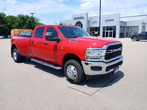 Used 2024 RAM 3500 Tradesman w/ Chrome Appearance Group AWD/4WD image 41