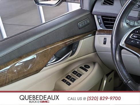 Used 2019 Cadillac Escalade Luxury AWD/4WD image 20