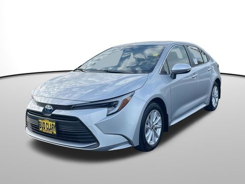 New 2025 Toyota Corolla LE image 8